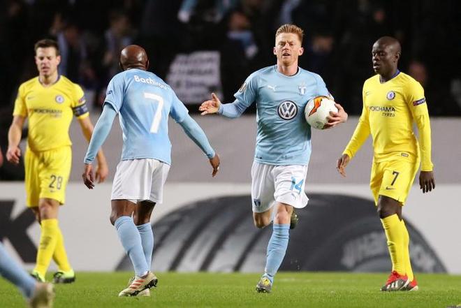 巴萨官方：赫拉德-马丁与球队达成续约协议 新合同延至2028年6月